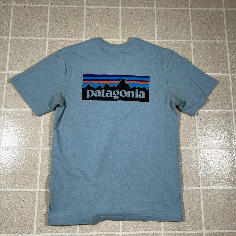 Patagonia Men's P-6 Logo Responsibili-Tee Size Medium Blue Shirt